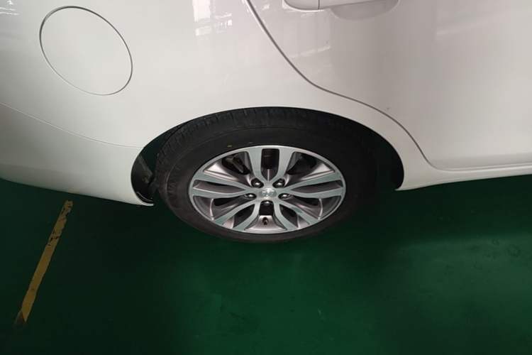 Used Buick GT 2019 18T Automatic Connected Elite Model China VI Standard Right Rear Wheel Hub