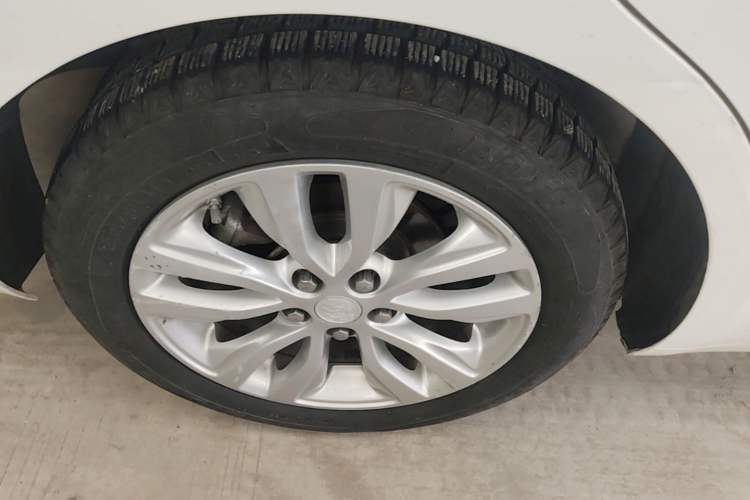 Used Buick GT 2019 15T Dual-Clutch Connected Elite Model China VI Right Rear Wheel Hub