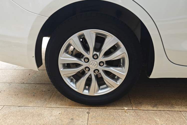 Used Buick GT 2019 15T Manual Elite Version China VI Standard Right Rear Wheel Hub