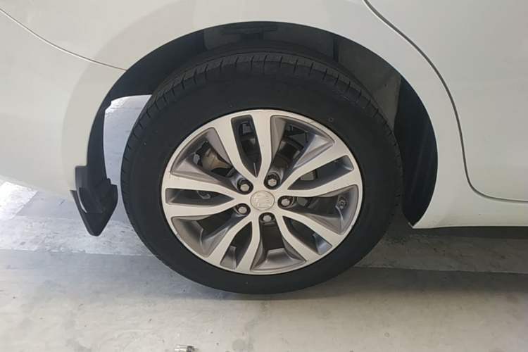 Used Buick GT 2019 18T Automatic Connected Elite Model China VI Standard Right Rear Wheel Hub