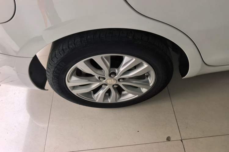 Used Buick GT 2019 15T Dual-Clutch Connected Elite Model China VI Right Rear Wheel Hub