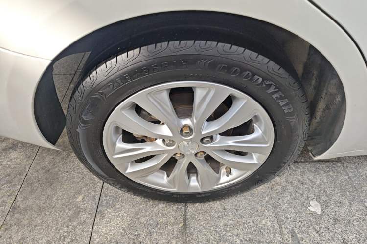 Used Buick GT 2019 15T Dual-Clutch Connected Elite Model China VI Right Rear Wheel Hub