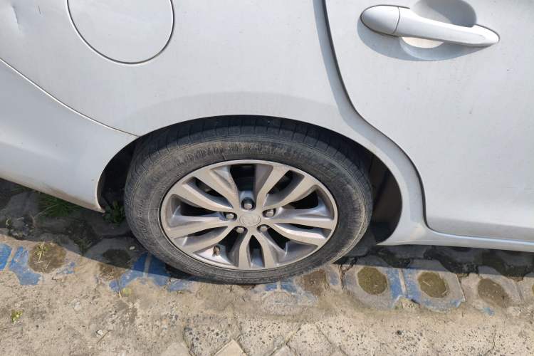 Used Buick GT 2019 18T Automatic Connected Elite Model China VI Standard Right Rear Wheel Hub