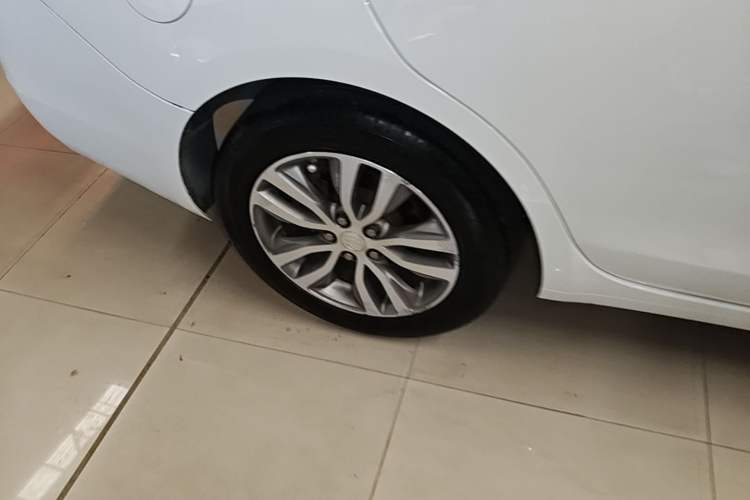 Used Buick GT 2019 18T Automatic Connected Elite Model China VI Standard Right Rear Wheel Hub