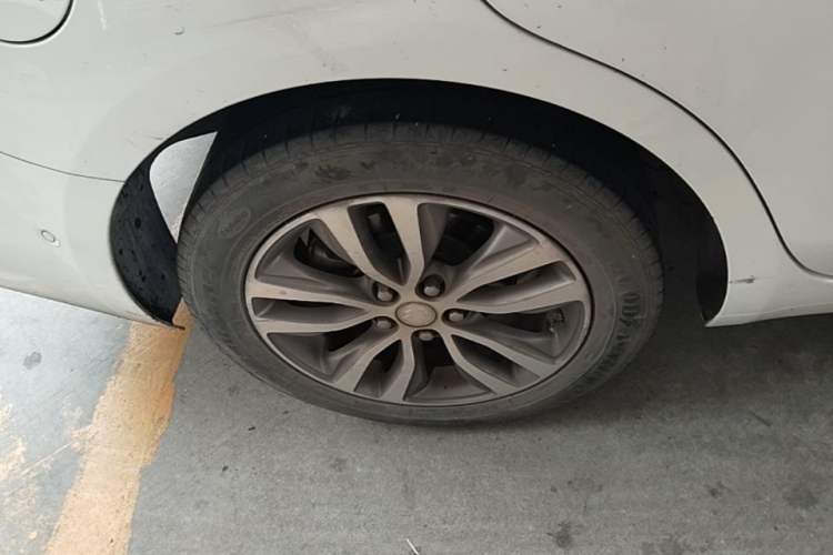 Used Buick GT 2019 18T Automatic Connected Elite Model China V Standard Right Rear Wheel Hub
