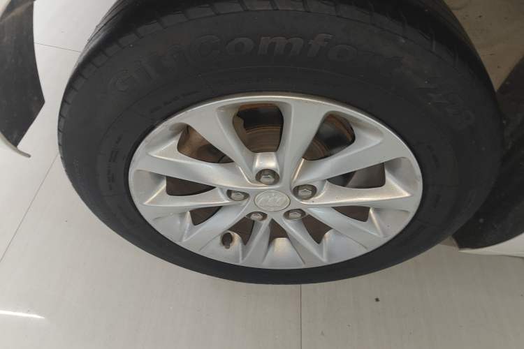 Used Buick GT 2019 15T Dual-Clutch Advanced Version China VI Standard Right Rear Wheel Hub