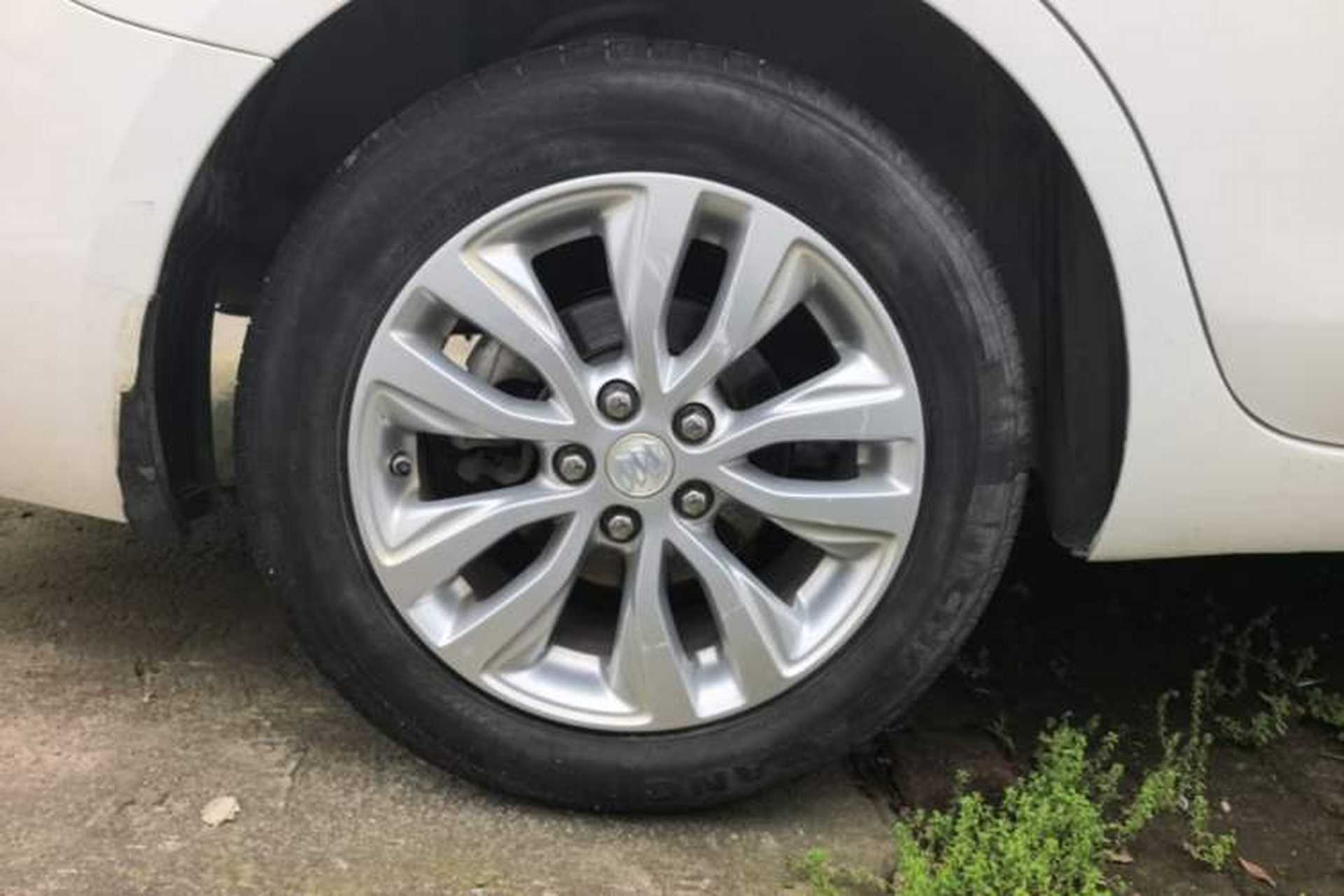 Used Buick GT 2019 15T Dual-Clutch Connected Elite Model China VI Right Rear Wheel Hub