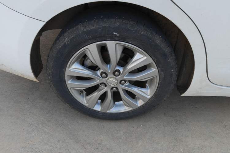 Used Buick GT 2019 15T Dual-Clutch Connected Elite Model China VI Right Rear Wheel Hub