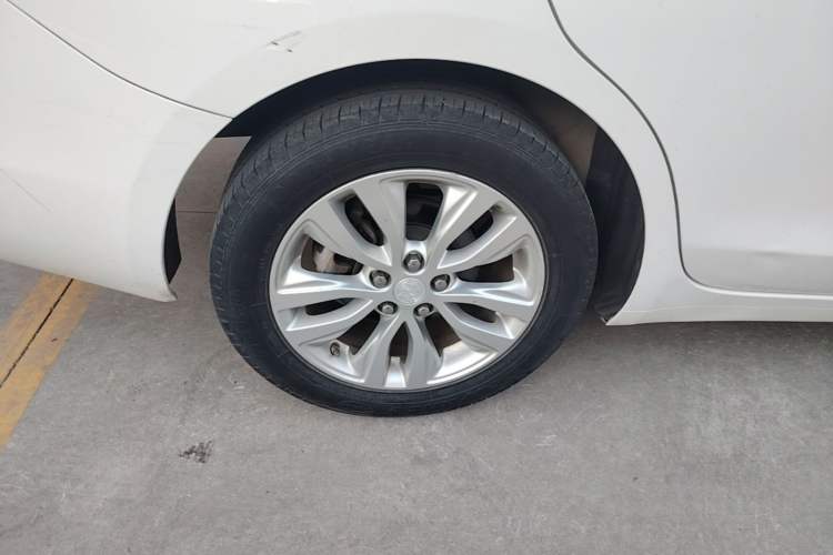 Used Buick GT 2019 15T Dual-Clutch Connected Elite Model China VI Right Rear Wheel Hub