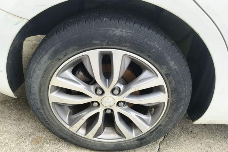 Used Buick GT 2019 18T Automatic Connected Elite Model China VI Standard Right Rear Wheel Hub