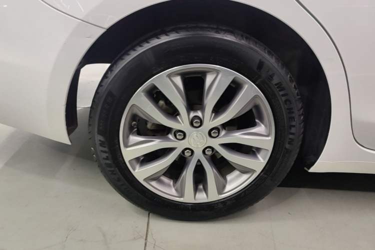 Used Buick GT 2019 18T Automatic Connected Elite Model China VI Standard Right Rear Wheel Hub