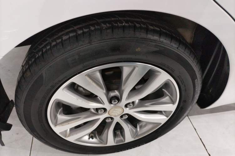 Used Buick GT 2019 18T Automatic Connected Flagship Version China V Standard Right Rear Wheel Hub