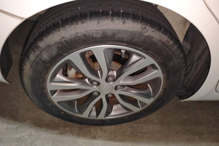 Used Buick GT 2019 18T Automatic Connected Elite Model China VI Standard Right Rear Wheel Hub