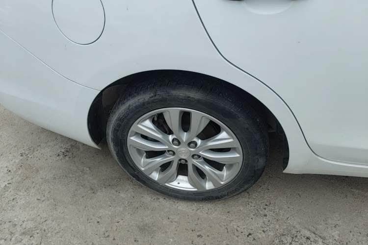 Used Buick GT 2019 15T Dual-Clutch Connected Elite Model China VI Right Rear Wheel Hub