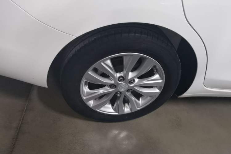 Used Buick GT 2019 15T Dual-Clutch Connected Elite Model China VI Right Rear Wheel Hub