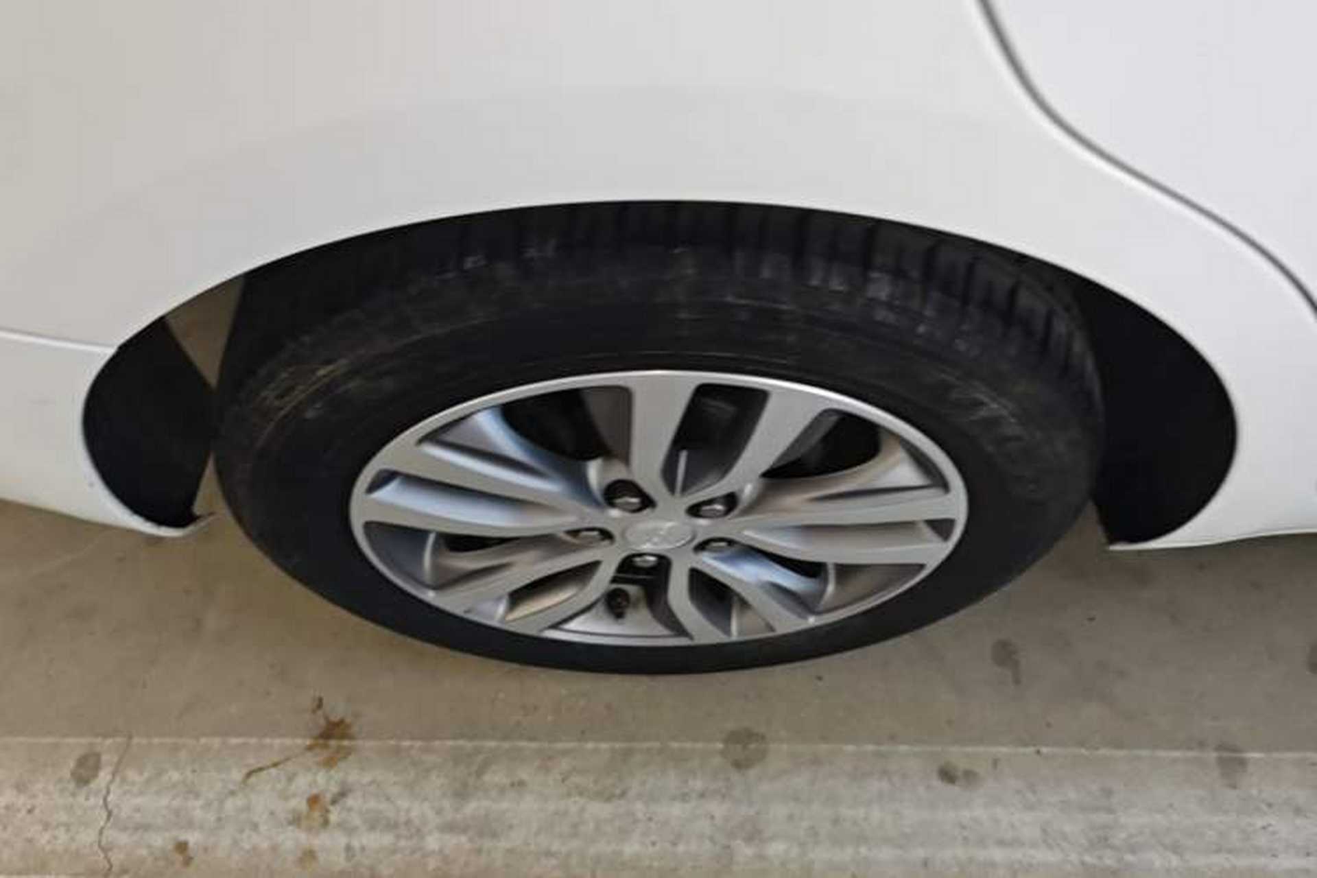 Used Buick GT 2019 18T Automatic Connected Elite Model China VI Standard Right Rear Wheel Hub