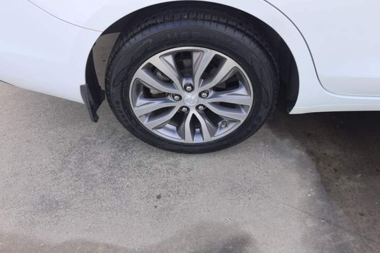 Used Buick GT 2019 18T Automatic Connected Elite Model China VI Standard Right Rear Wheel Hub