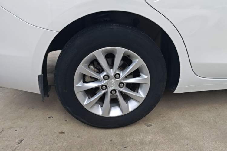 Used Buick GT 2019 15T Dual-Clutch Advanced Version China VI Standard Right Rear Wheel Hub