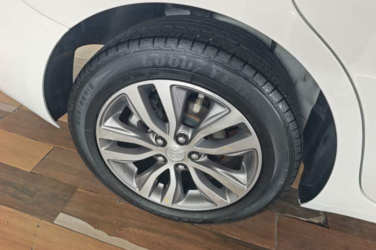Used Buick GT 2019 18T Automatic Connected Elite Model China VI Standard Right Rear Wheel Hub
