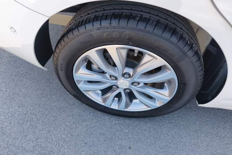 Used Buick GT 2019 18T Automatic Connected Flagship Version China V Standard Right Rear Wheel Hub