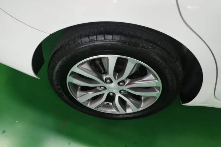 Used Buick GT 2019 18T Automatic Connected Elite Model China VI Standard Right Rear Wheel Hub