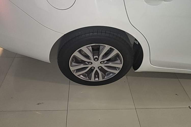 Used Buick GT 2019 18T Automatic Connected Elite Model China VI Standard Right Rear Wheel Hub