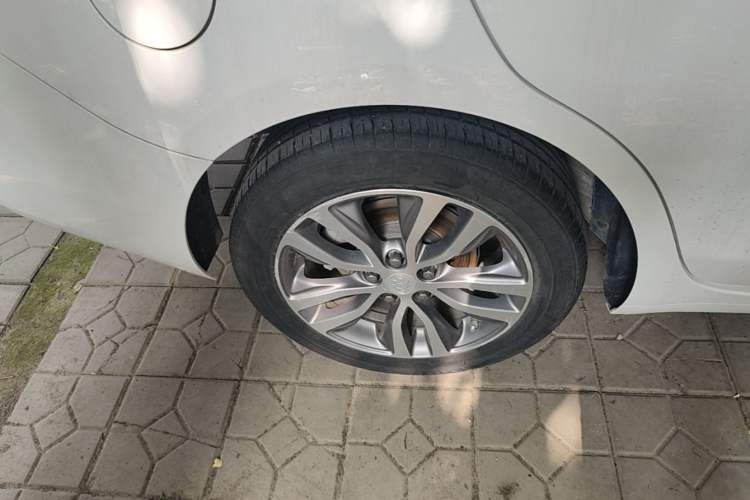 Used Buick GT 2019 18T Automatic Connected Elite Model China V Standard Right Rear Wheel Hub