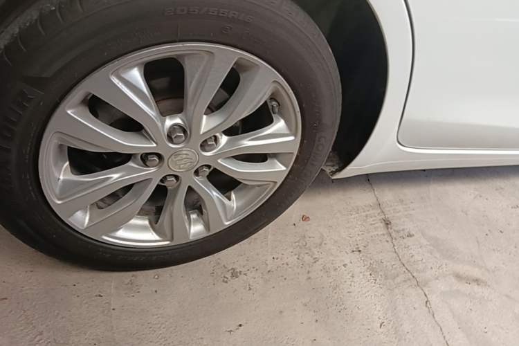 Used Buick GT 2019 15T Dual-Clutch Connected Elite Model China VI Right Rear Wheel Hub