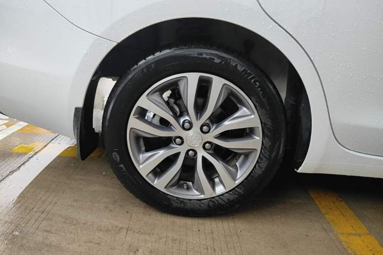 Used Buick GT 2019 18T Automatic Connected Elite Model China V Standard Right Rear Wheel Hub