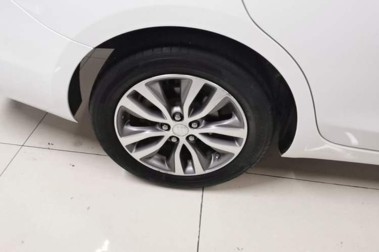 Used Buick GT 2019 18T Automatic Connected Elite Model China V Standard Right Rear Wheel Hub
