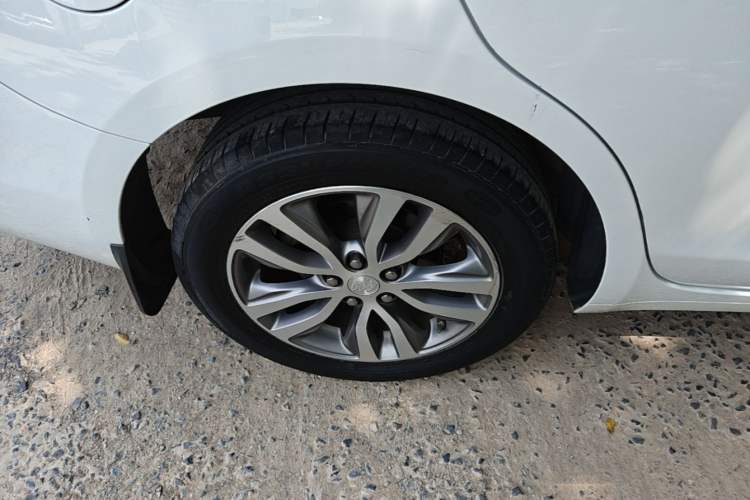 Used Buick GT 2019 18T Automatic Connected Elite Model China VI Standard Right Rear Wheel Hub