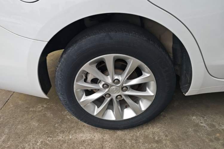 Used Buick GT 2019 15T Dual-Clutch Advanced Version China VI Standard Right Rear Wheel Hub