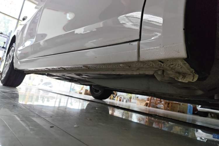 Used Buick GT 2019 15T Dual-Clutch Advanced Version China VI Standard Right Side Sill