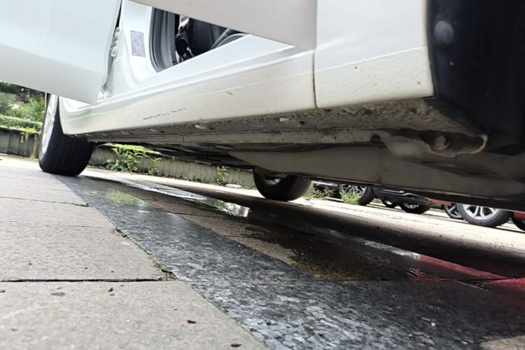 Used Buick GT 2019 15T Dual-Clutch Advanced Version China VI Standard Right Side Sill