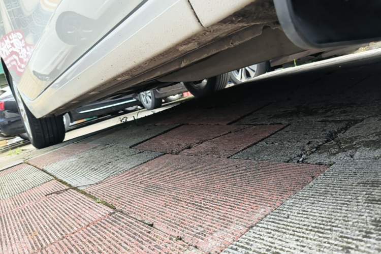 Used Buick GT 2019 15T Dual-Clutch Connected Elite Model China VI Right Side Sill