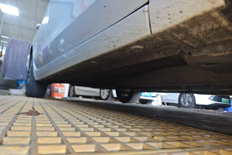 Used Buick GT 2019 18T Automatic Connected Elite Model China VI Standard Right Side Sill
