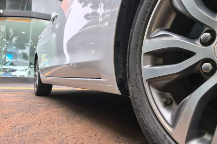 Used Buick GT 2019 18T Automatic Connected Elite Model China V Standard Right Side Sill