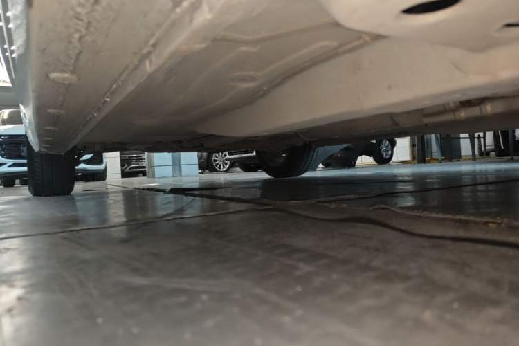 Used Buick GT 2019 18T Automatic Connected Elite Model China VI Standard Right Side Sill
