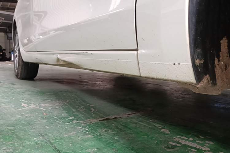 Used Buick GT 2019 18T Automatic Connected Elite Model China VI Standard Right Side Sill