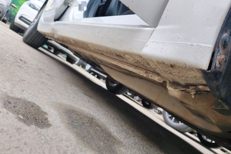 Used Buick GT 2019 18T Automatic Connected Elite Model China VI Standard Right Side Sill