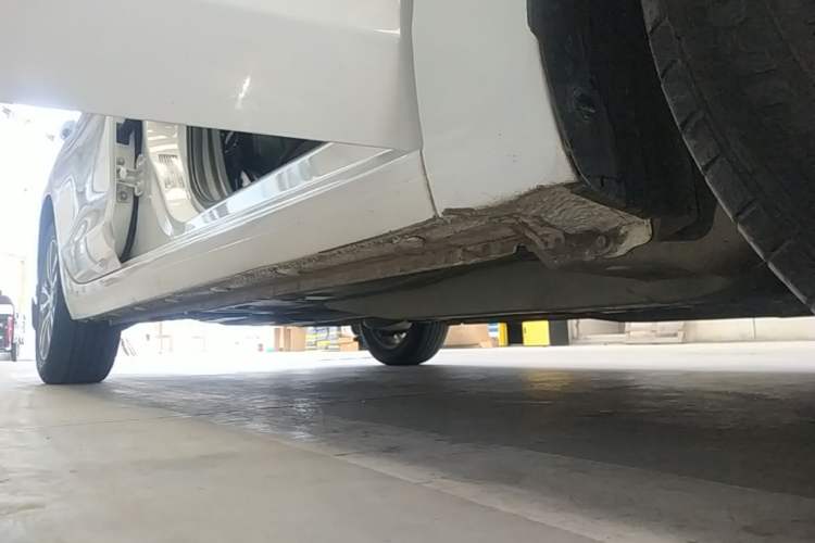 Used Buick GT 2019 18T Automatic Connected Elite Model China VI Standard Right Side Sill