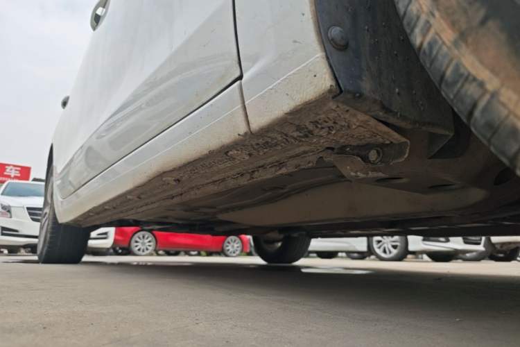 Used Buick GT 2019 18T Automatic Connected Elite Model China VI Standard Right Side Sill