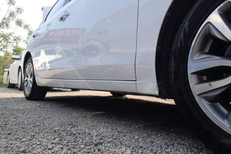 Used Buick GT 2019 18T Automatic Connected Elite Model China VI Standard Right Side Sill