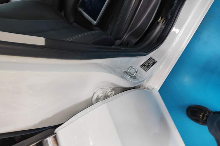 Used Buick GT 2019 18T Automatic Connected Elite Model China VI Standard Right Side Sill
