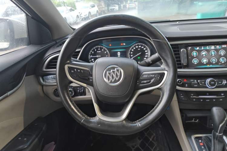 Used Buick GT 2019 15T Dual-Clutch Connected Elite Model China VI Steering Wheel