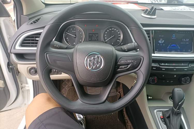 Used Buick GT 2019 15T Dual-Clutch Advanced Version China VI Standard Steering Wheel