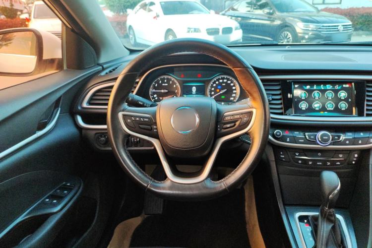 Used Buick GT 2019 18T Automatic Connected Elite Model China VI Standard Steering Wheel