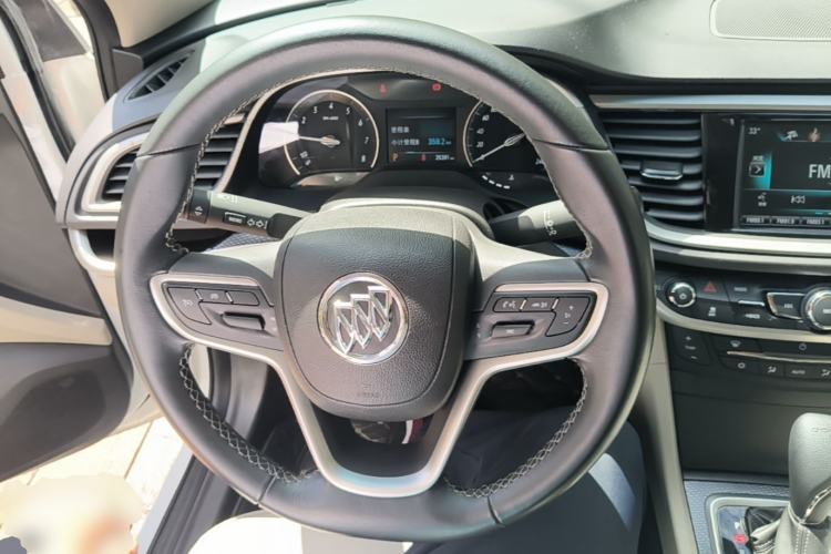 Used Buick GT 2019 15T Dual-Clutch Connected Elite Model China VI Steering Wheel