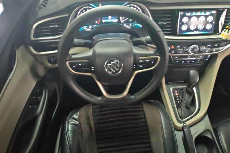 Used Buick GT 2019 15T Dual-Clutch Connected Elite Version China V Standard Steering Wheel