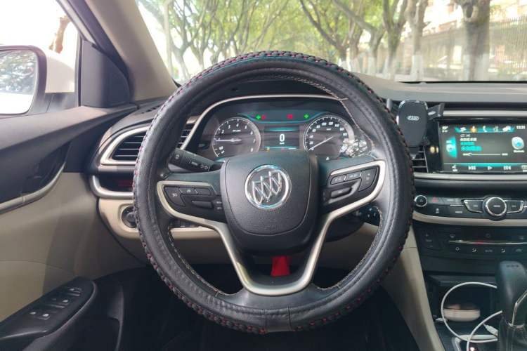 Used Buick GT 2019 15T Dual-Clutch Connected Elite Model China VI Steering Wheel